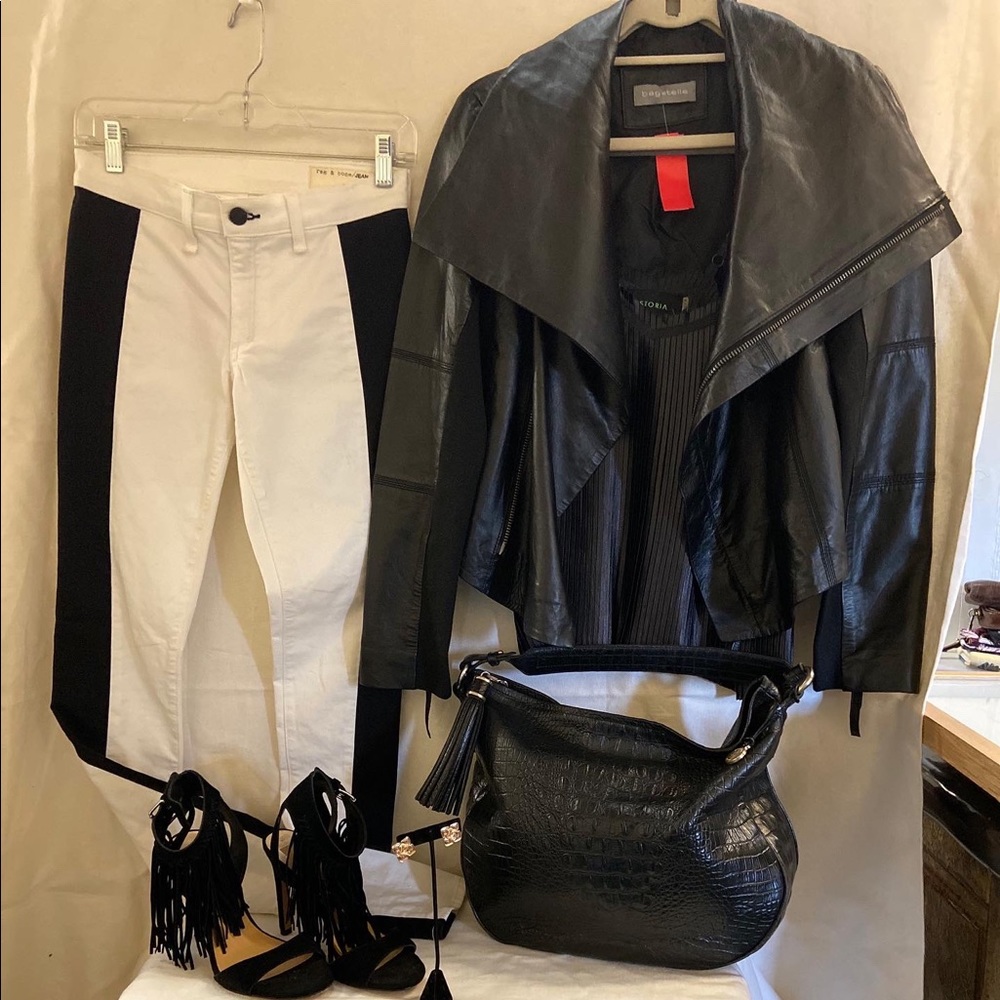 LIKE NEW~LADIES BAGATELLE 100%LEATHER BLACK JACKET